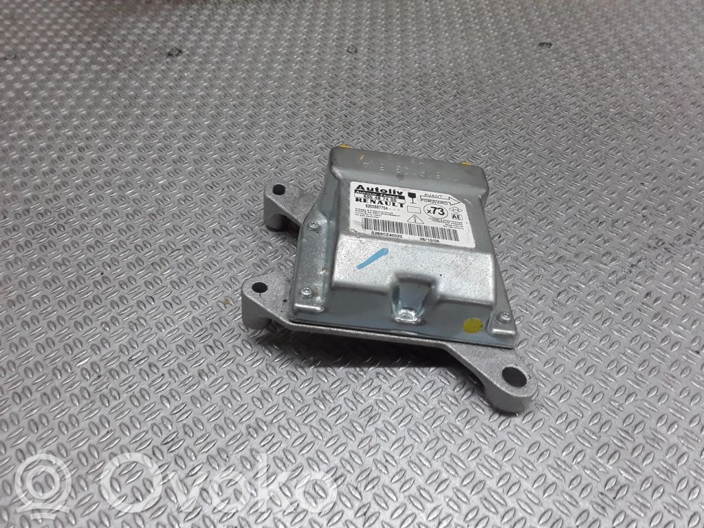 Module de contrôle airbag   8200687754