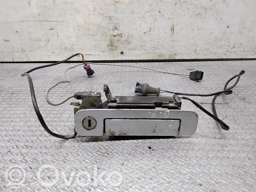 Manecilla externa puerta delantera   4A0837206D,4A0837206E,4A0837206F