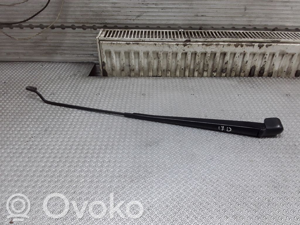 Renault Scenic I Front wiper blade arm 