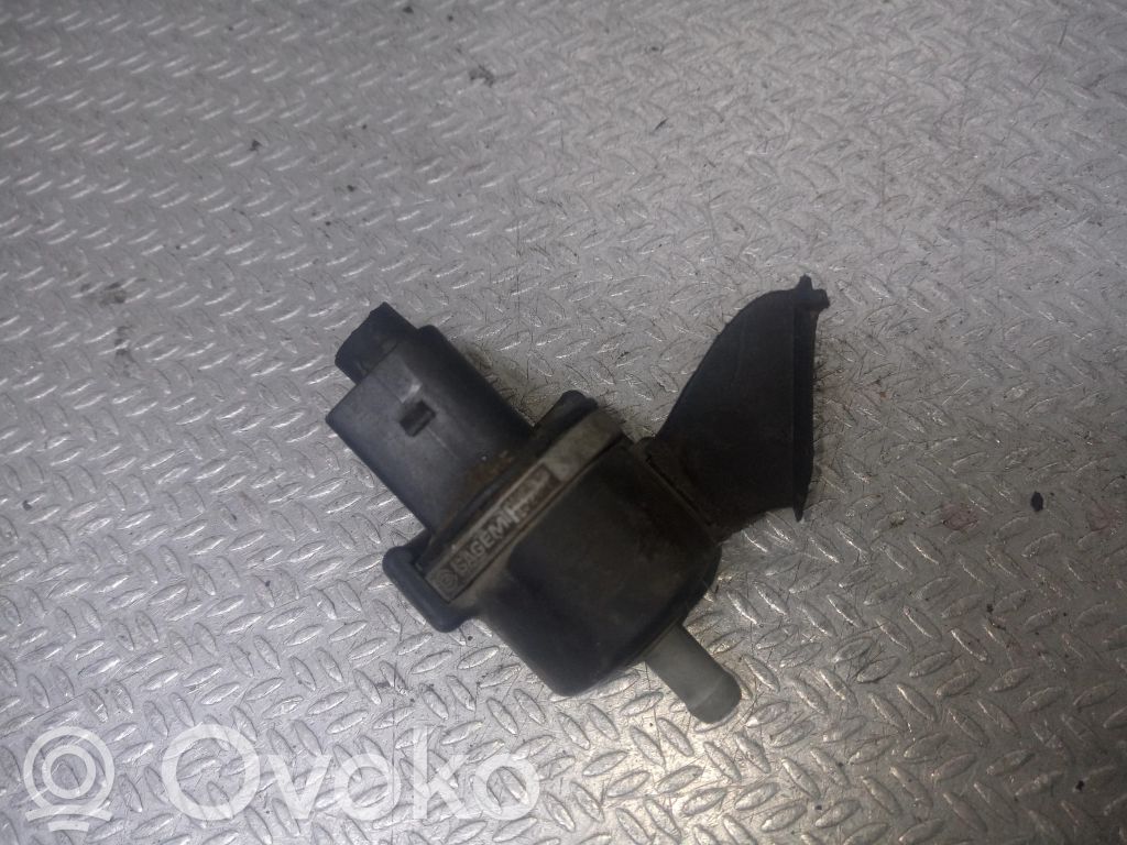 Audi A4 S4 B6 8E 8H Válvula electromagnética 