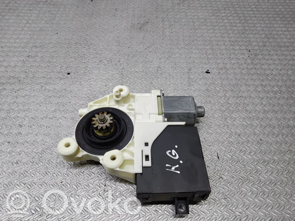 Rear door window regulator motor   0130822219,5WK11574J