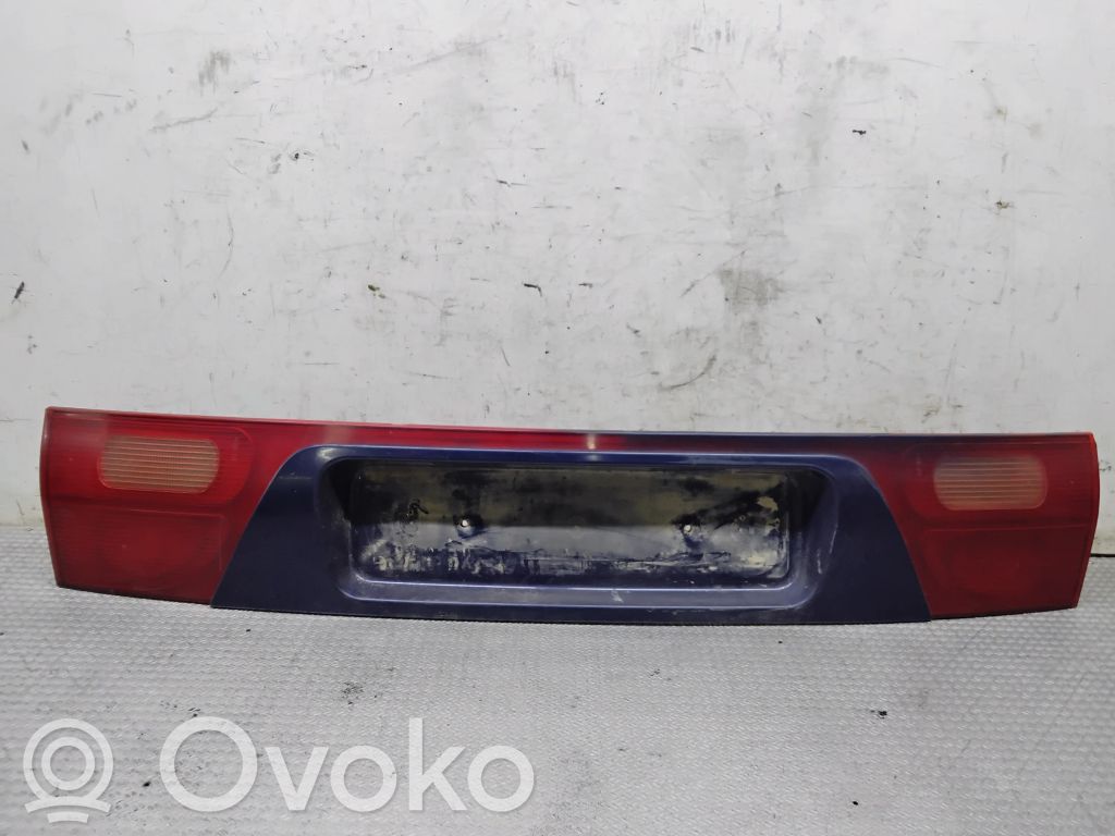Seat Alhambra (Mk1) Rear light center trim bar blend 