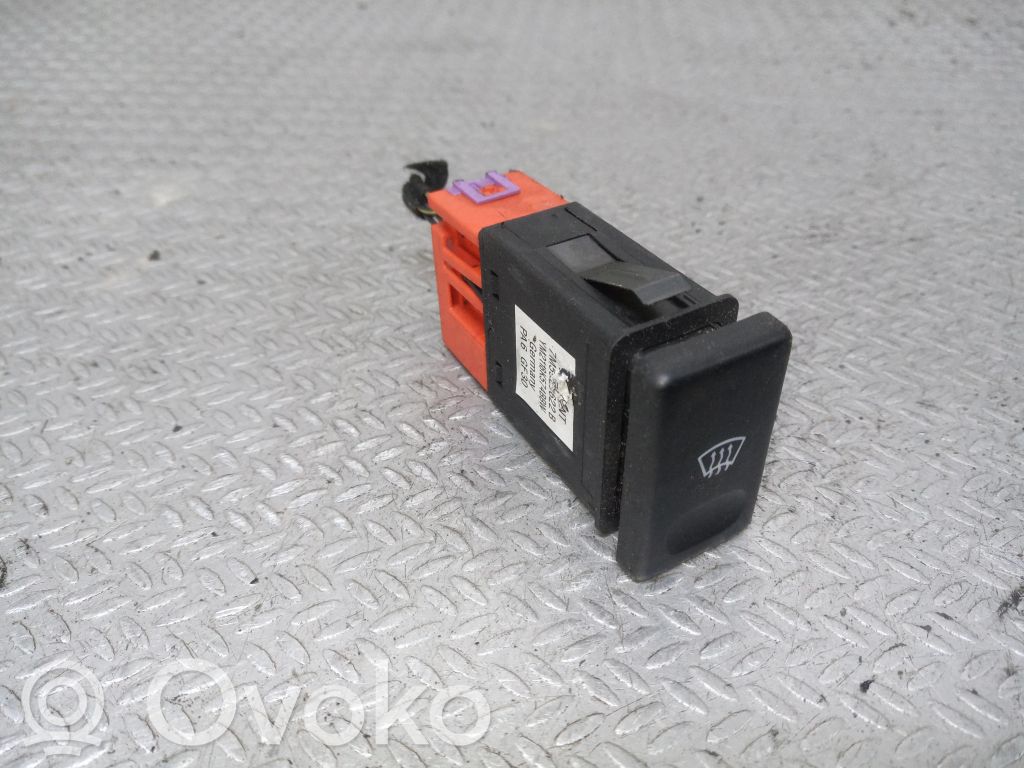 Tuulilasinlämmittimen kytkin   7M5959622B