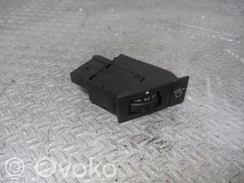 Headlight level height control switch   19256981