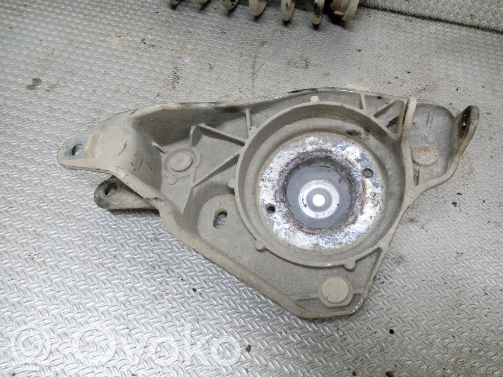 Audi A8 S8 D2 4D Piesă superioară arc 