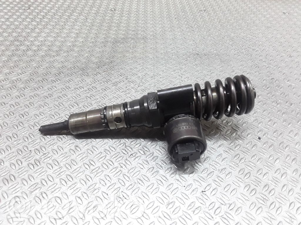 Iniettore   03G130073B