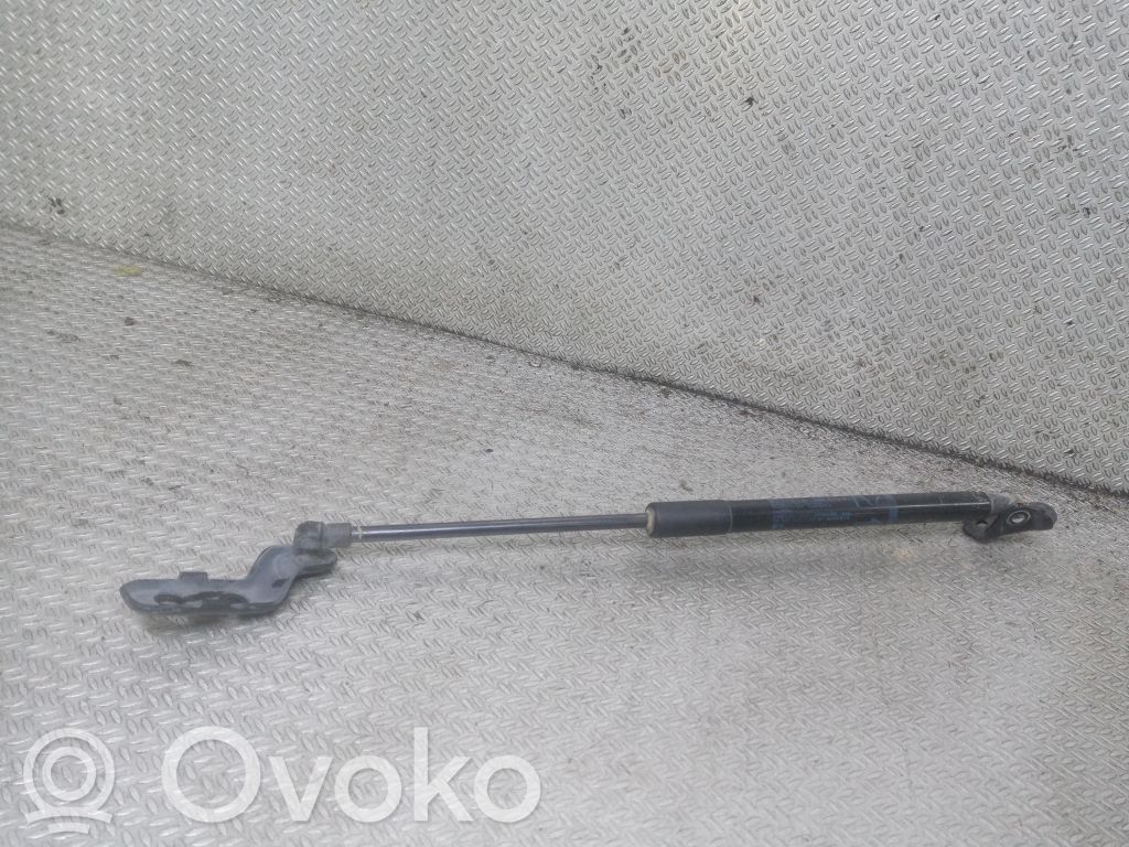 Toyota Yaris Amortyzator klapy tylnej bagażnika 