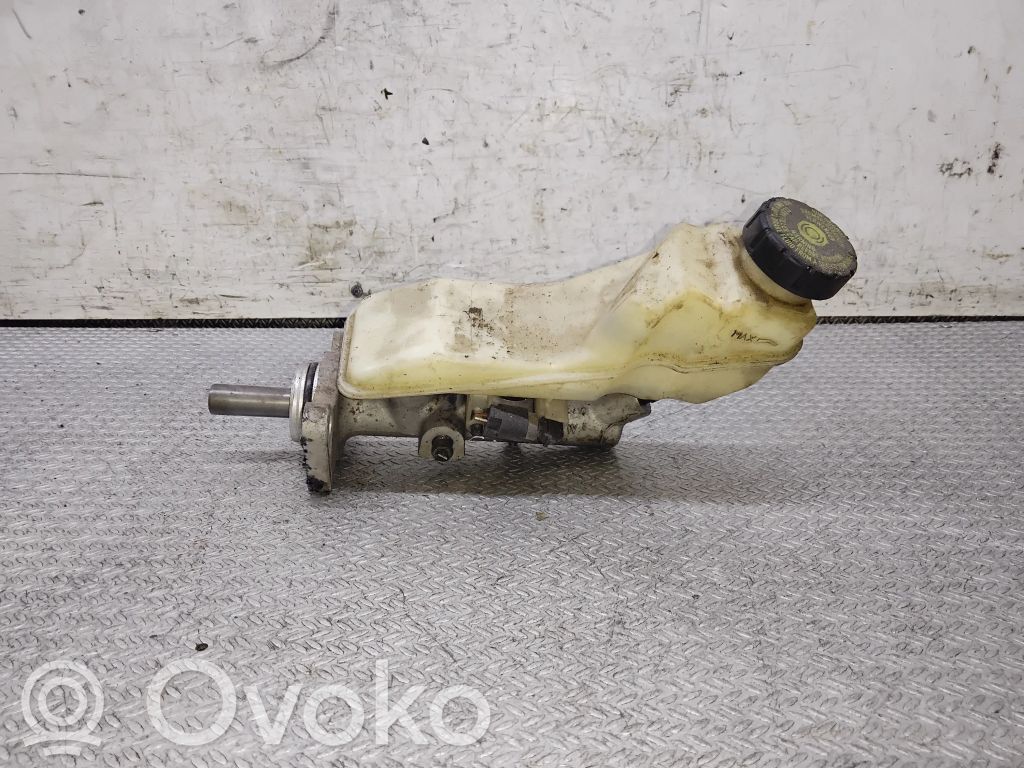 Toyota Corolla E120 E130 Pääjarrusylinteri 