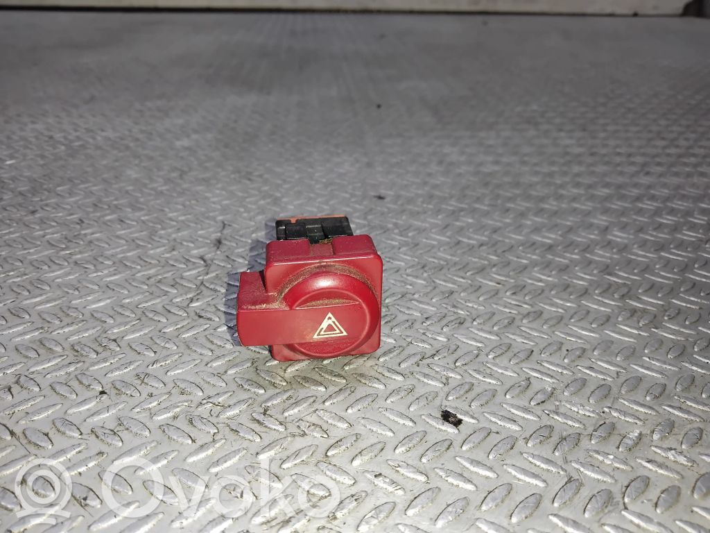 Schalter Warnblinkanlage   96480877KR