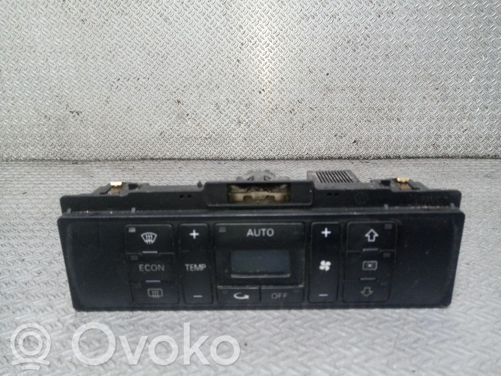 Panel klimatyzacji   8D0820043M