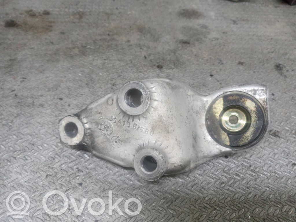 Citroen C5 Engine mounting bracket 