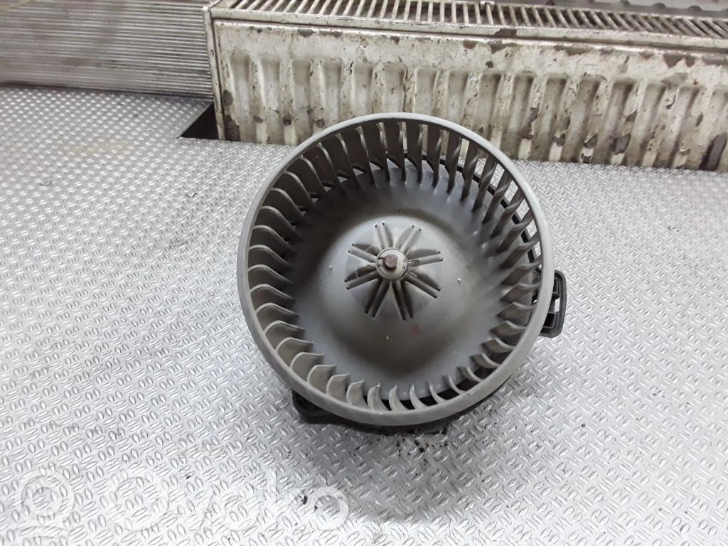 Mazā radiatora ventilators   0130101601