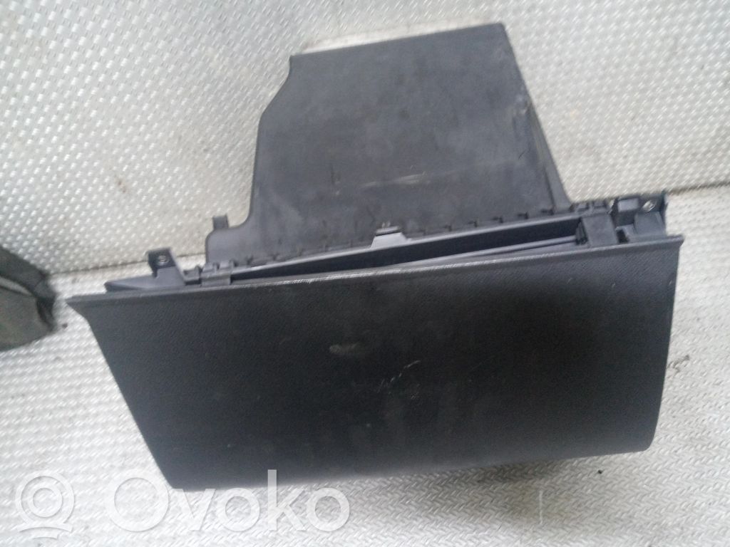 Nissan Note (E11) Daiktadėžės (bordačioko) komplektas 