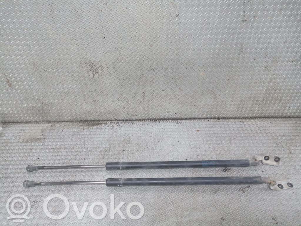 Nissan Note (E11) Tailgate/trunk strut/damper 
