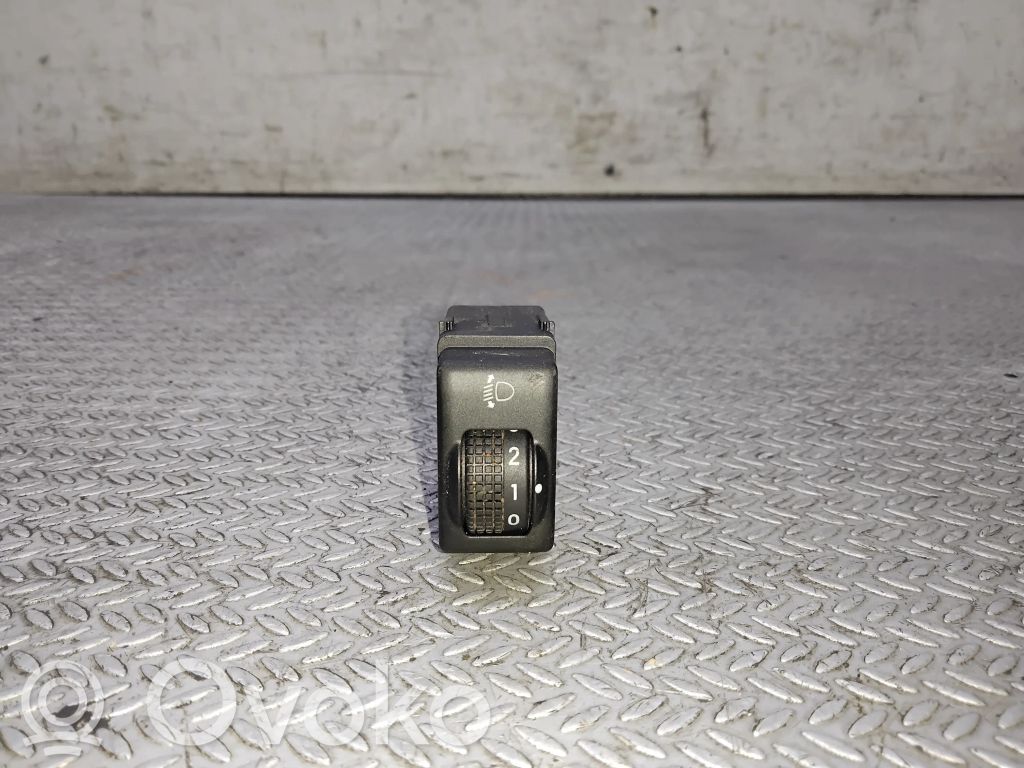 Nissan Note (E11) Headlight level height control switch 