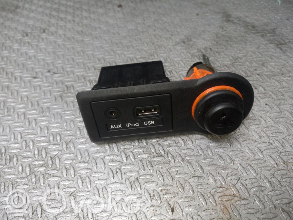 KIA Venga Enchufe conector USB 