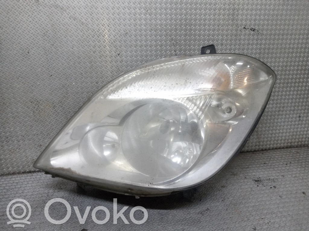 Mercedes-Benz Sprinter W906 Lampa przednia 