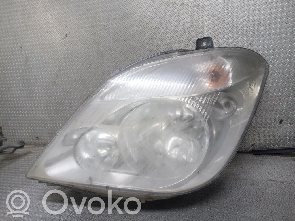 Mercedes-Benz Sprinter W906 Lampa przednia 