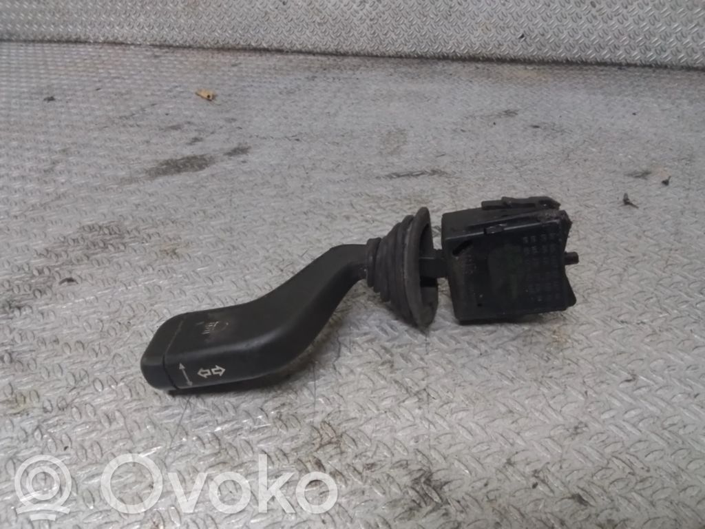 Opel Corsa C Manetă semnalizator 