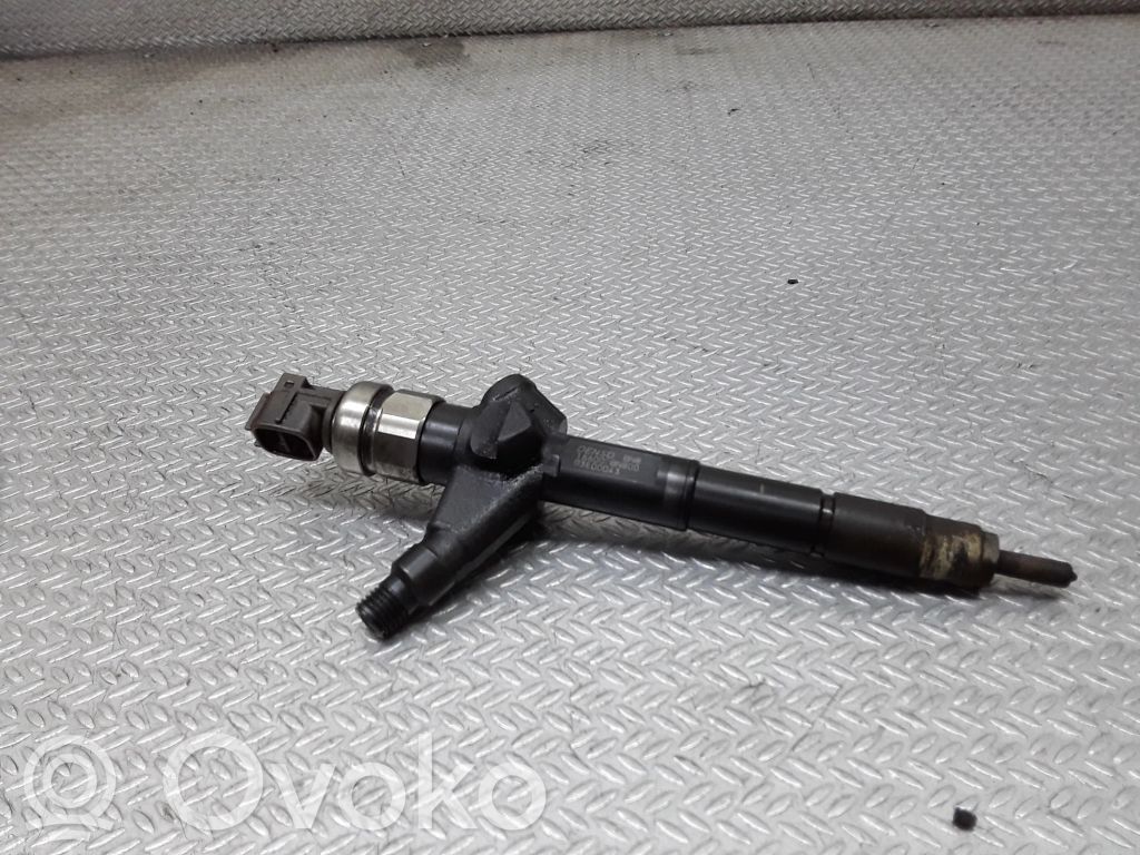 Nissan Primera Inyector de combustible 