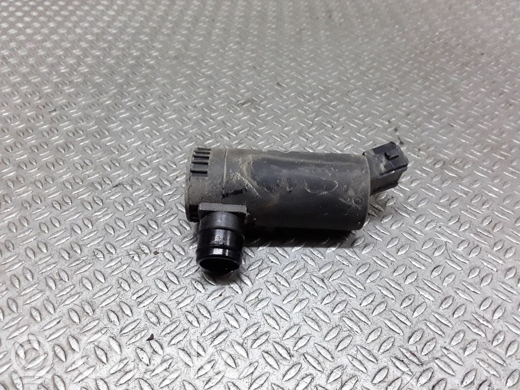 Windscreen/windshield washer pump   93BB17K624AA