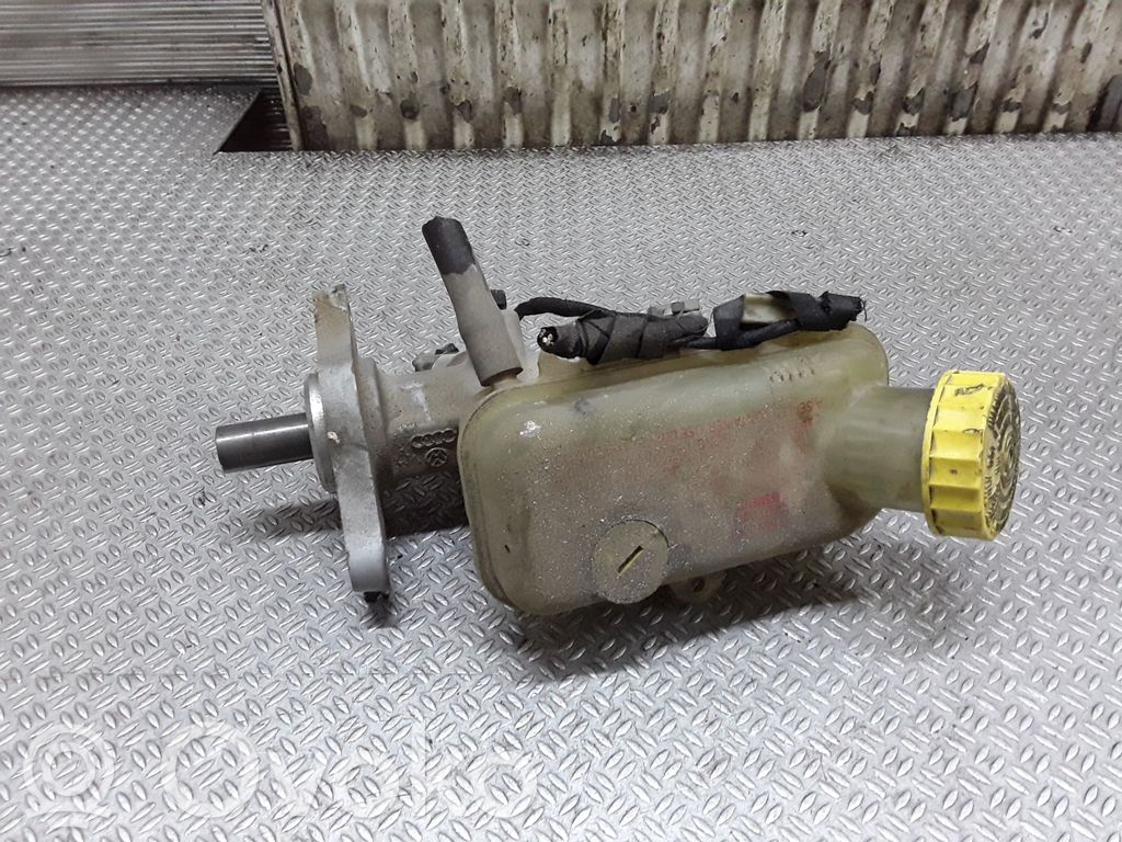 Maître-cylindre de frein   8Z1611301B