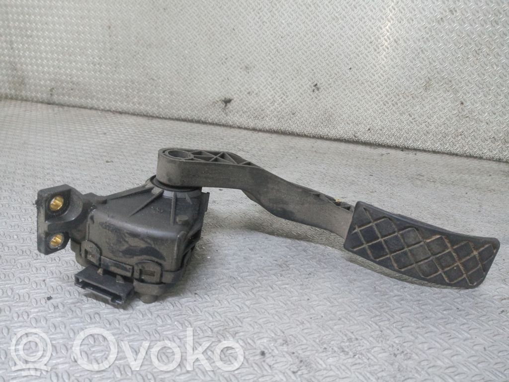 Pédale d'accélérateur   8Z1721523