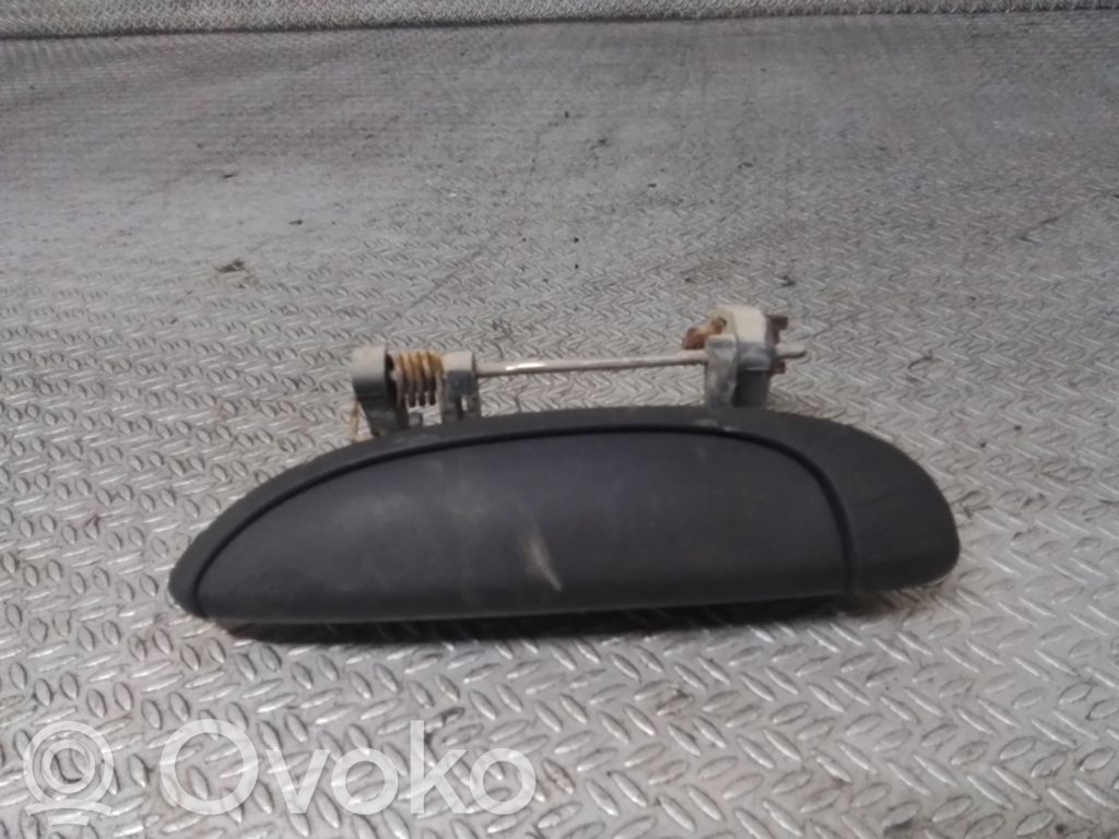 Renault Thalia I Manecilla externa puerta trasera 