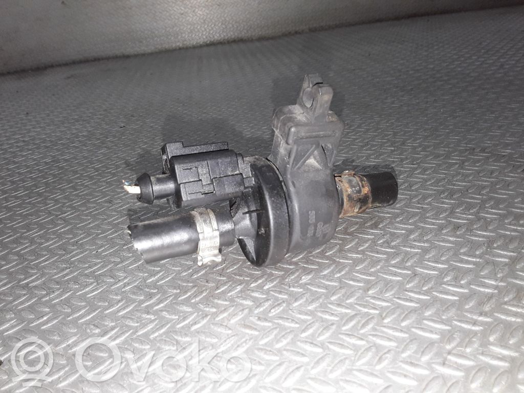 Audi A2 Valve vacuum 