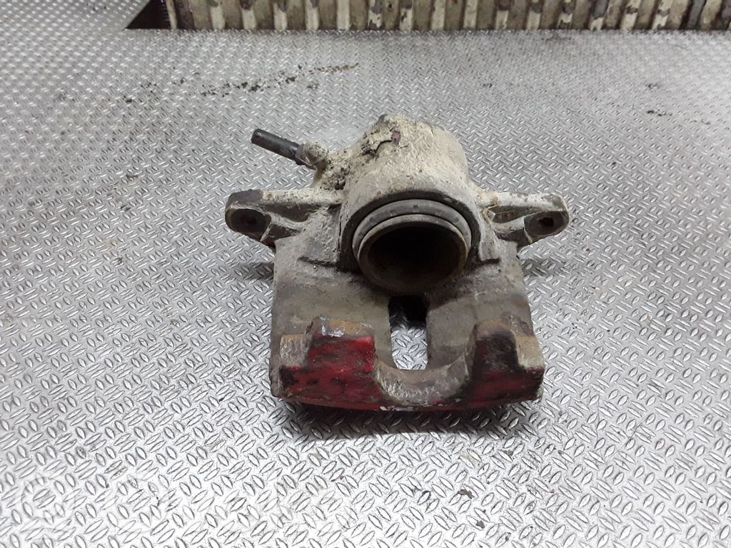 Caliper de freno delantero