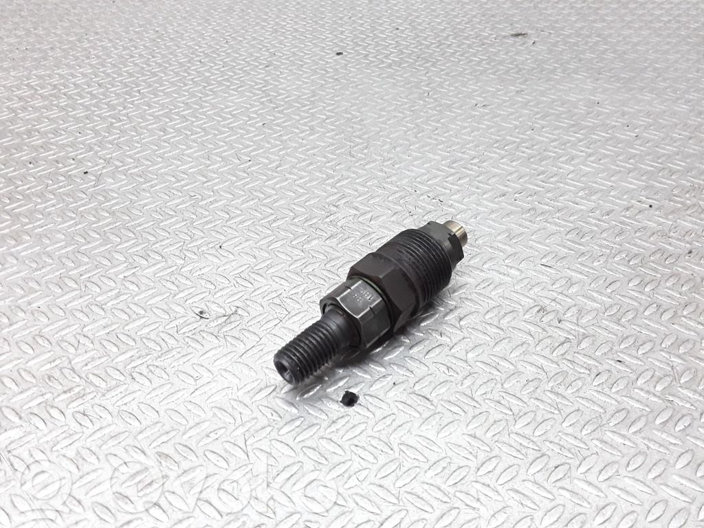 Opel Corsa B Fuel injector 