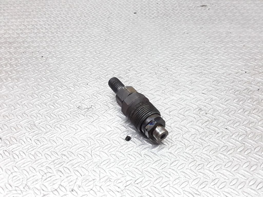 Fuel injector   881090