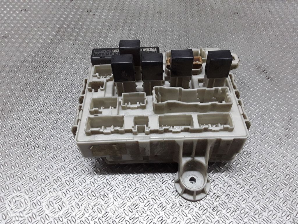 Toyota Previa (XR30, XR40) II Modulo fusibile