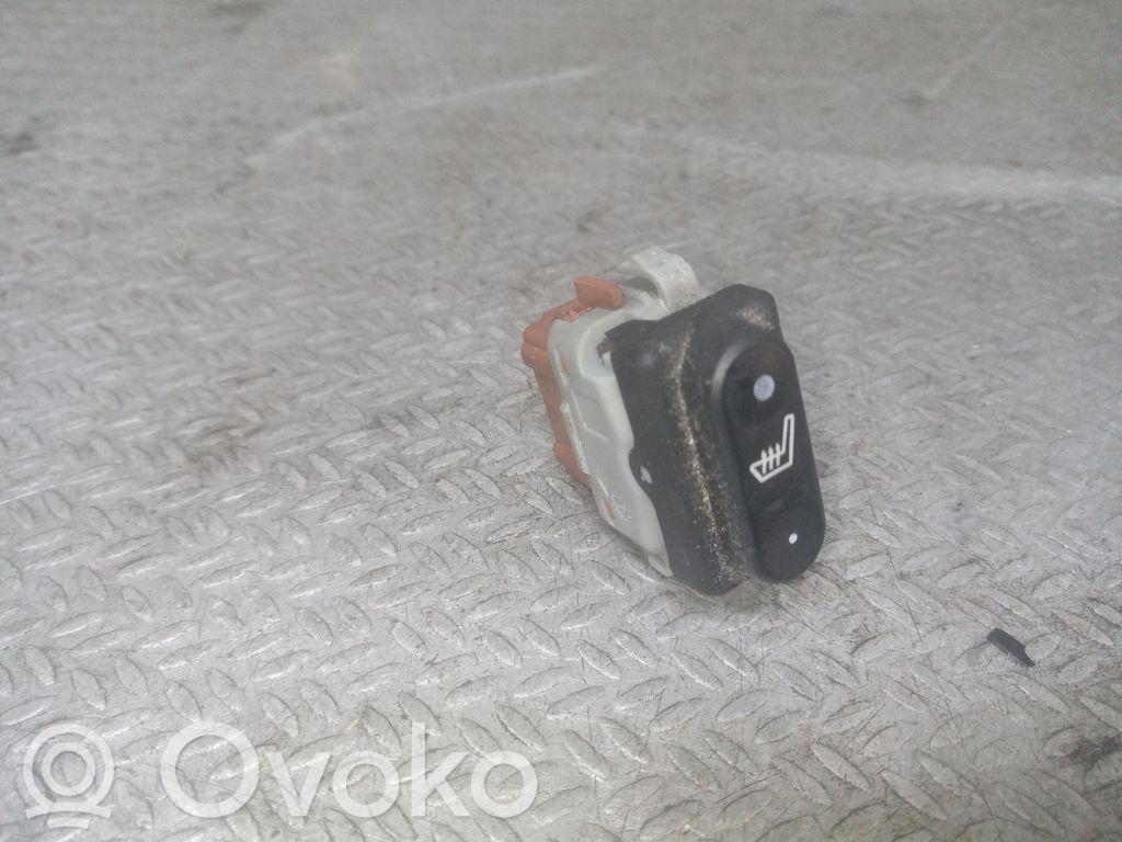 Nissan Qashqai Seat heating switch 