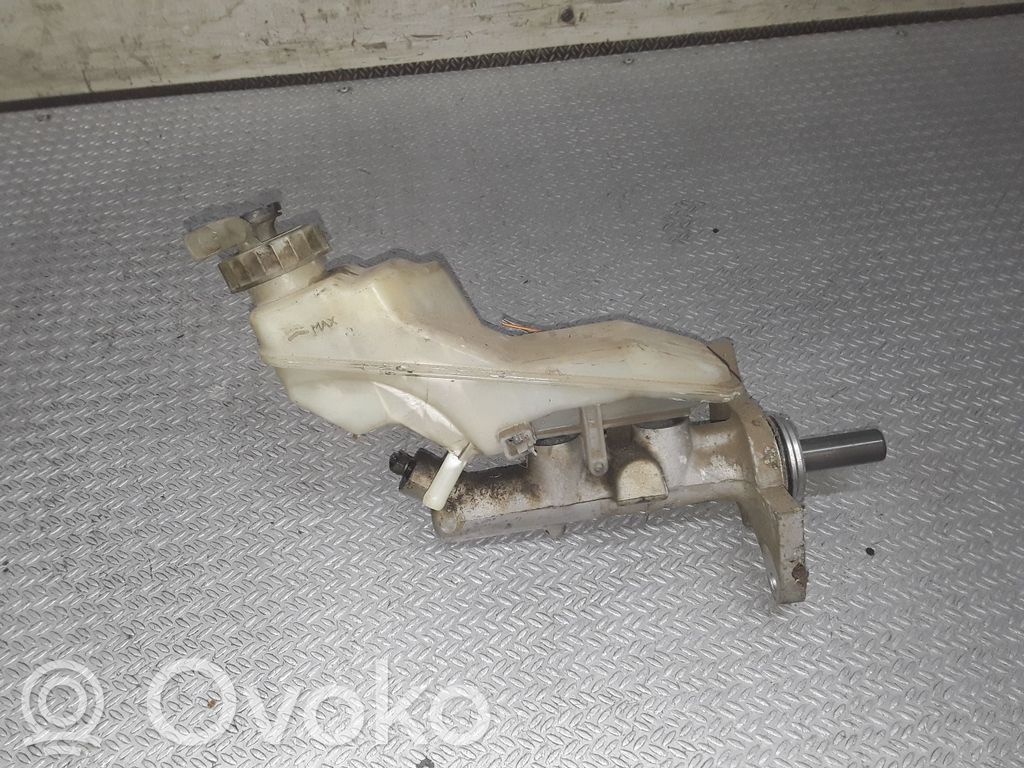 Toyota Corolla E120 E130 Pääjarrusylinteri 