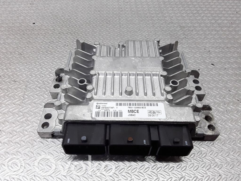 Ford Focus Engine control unit/module 