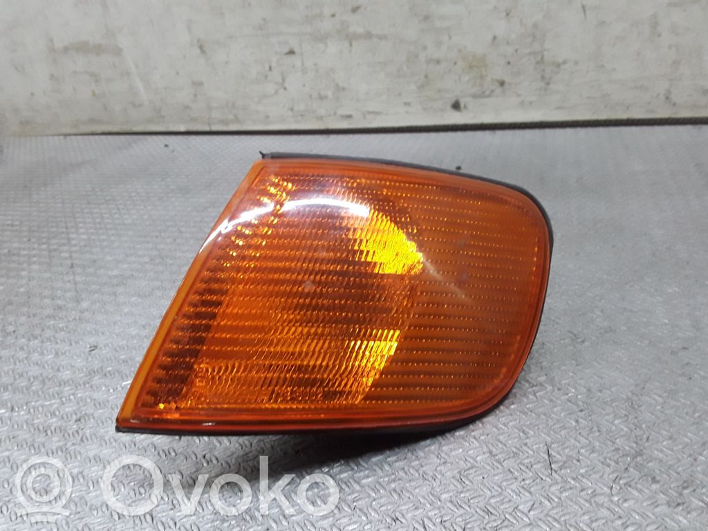 Audi 100 S4 C4 Front indicator light 