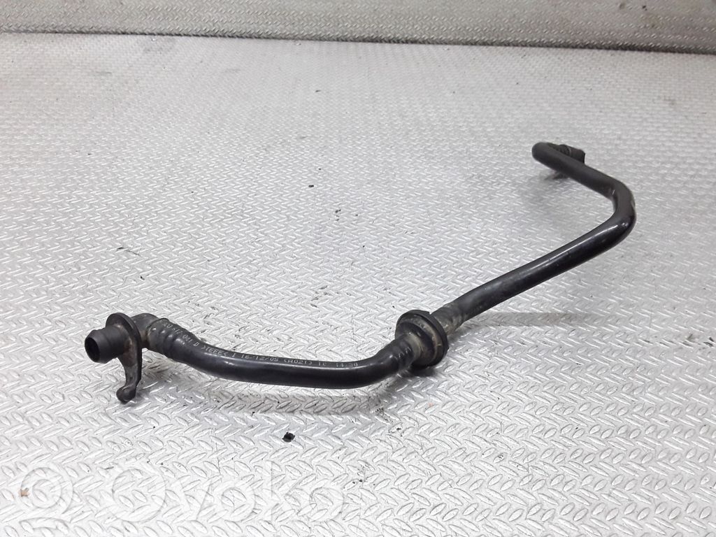 Volkswagen PASSAT B6 Conductă/furtun vacuum 