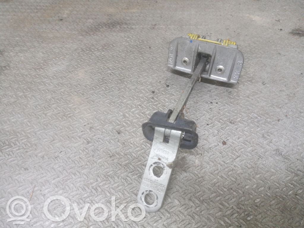 Audi A2 Takaoven pidätin 