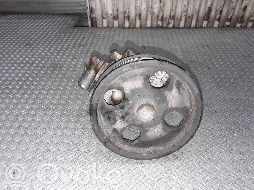Ohjaustehostimen pumppu   00505004240