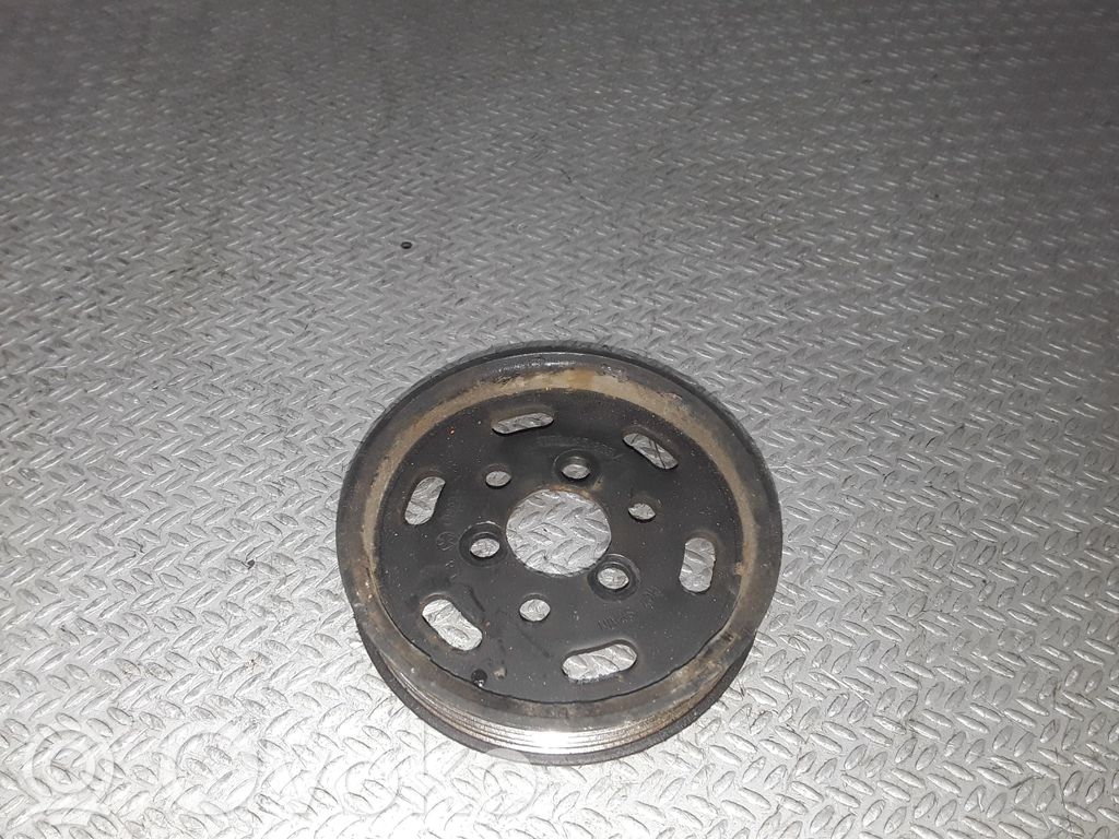 Riemenscheibe Servopumpe   038145255A