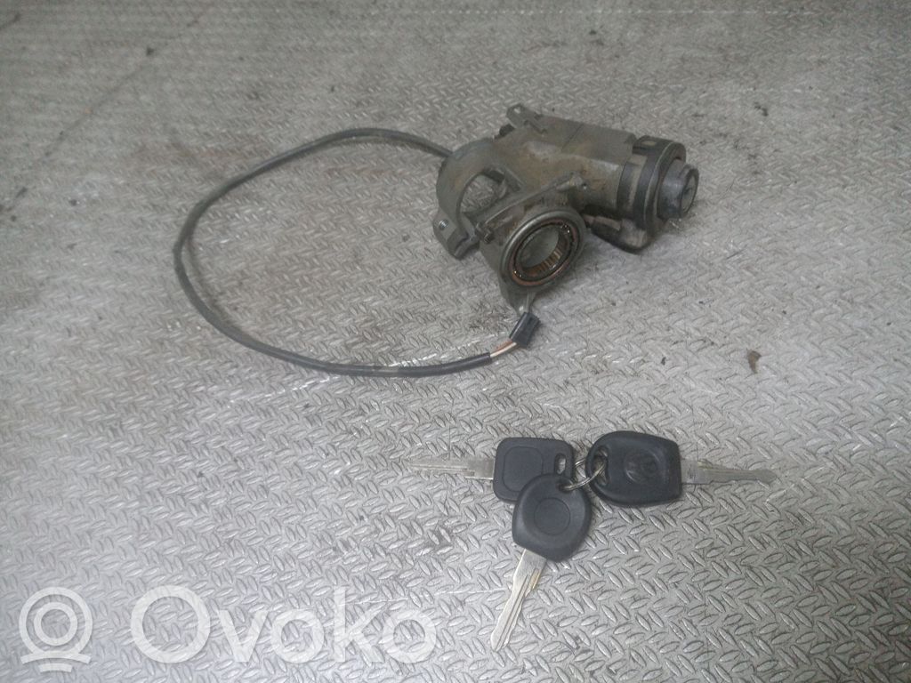 Volkswagen PASSAT B4 Stacyjka 