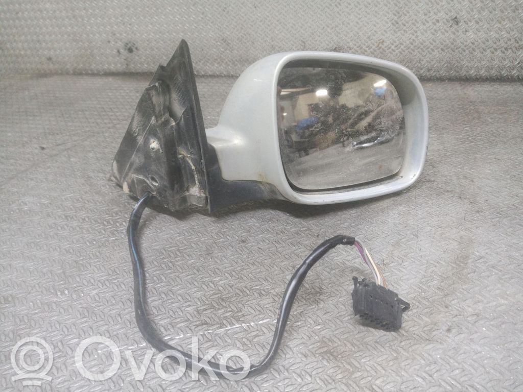 Rétroviseur électrique de porte avant   E1020514