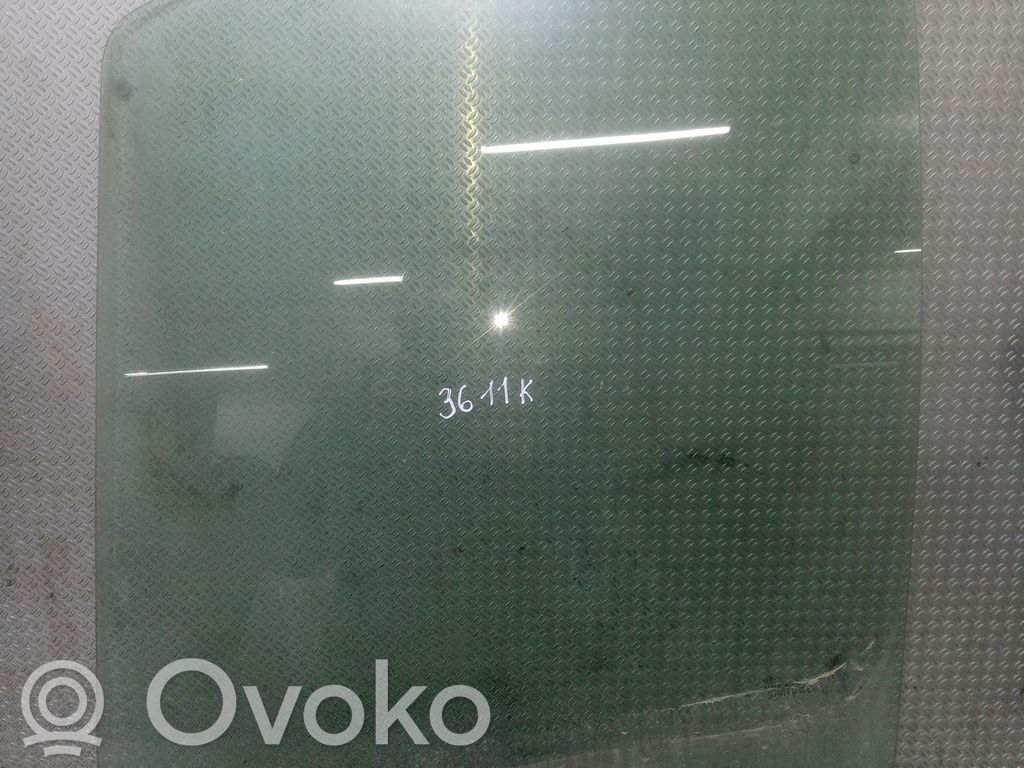 Etuoven ikkunalasi, neliovinen malli