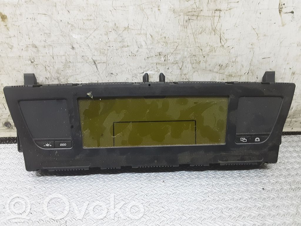 Speedometer (instrument cluster)   281129745,9664365280