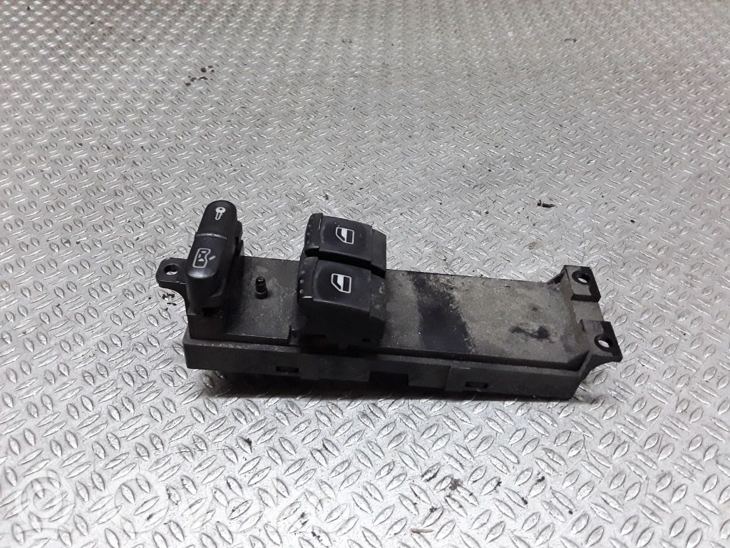 Comutator comandă geamuri electrice   1J3959857