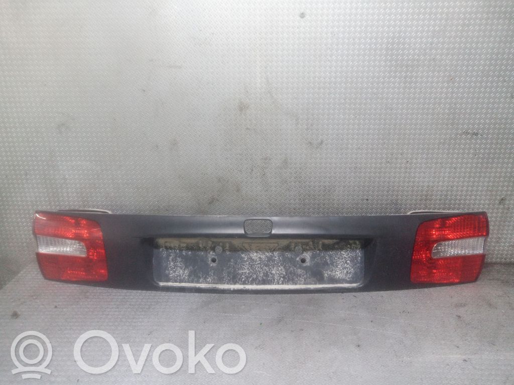 Volvo S40, V40 Rear light center trim bar blend 