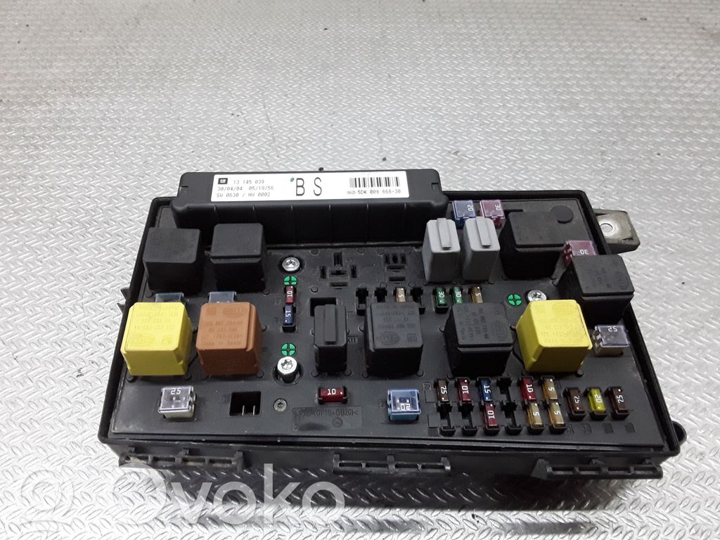 Opel Astra H Módulo de fusible 