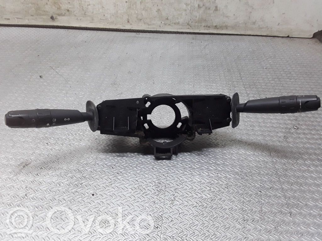 Peugeot 406 Interruptor/palanca de limpiador de luz de giro 