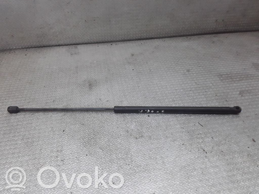 Opel Vectra C Konepellin kaasujousi 